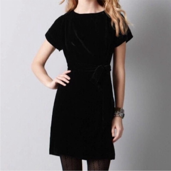LOFT Dresses & Skirts - Loft Belted Velvet Short Sleeve Dress Black Gold Zipper